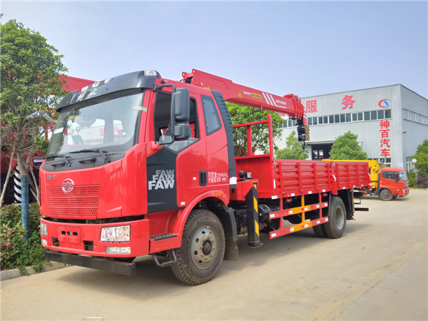 解放J6三一8噸隨車吊（國(guó)