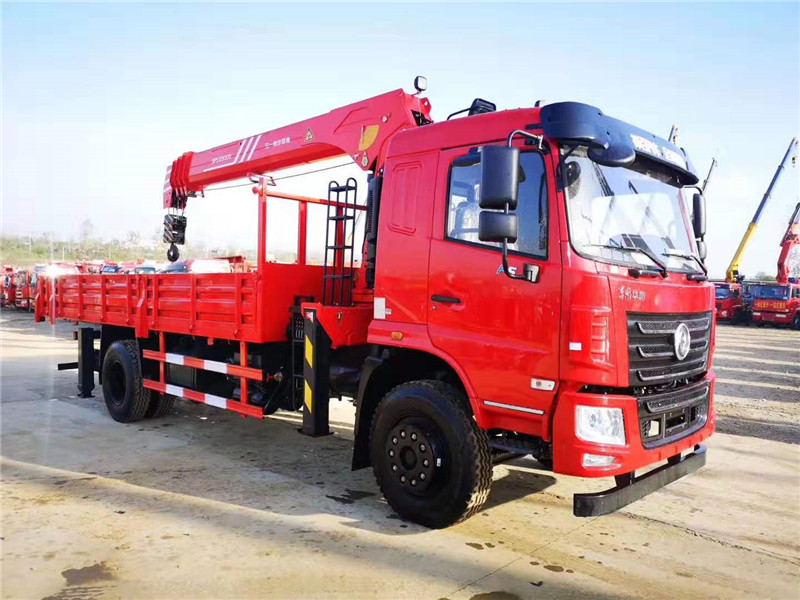 東風F5隨車吊
