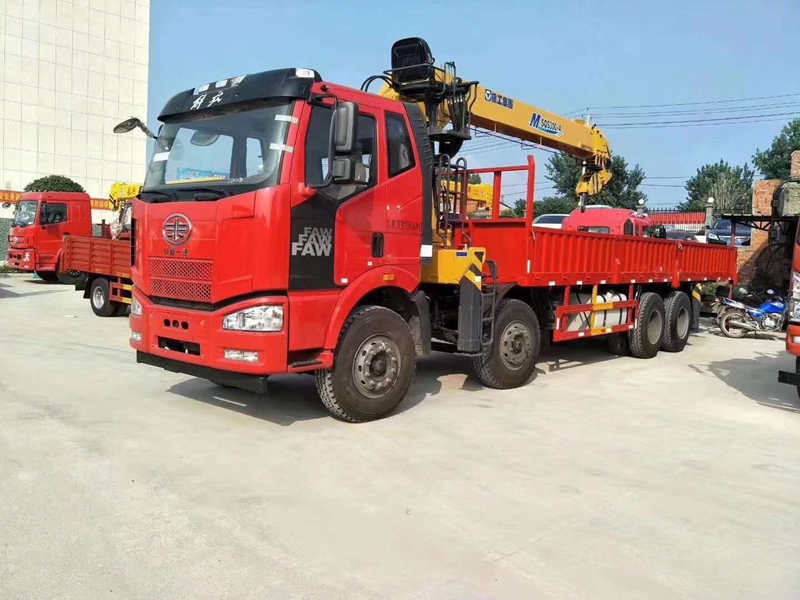 解放前四后八隨車吊（國(guó)五